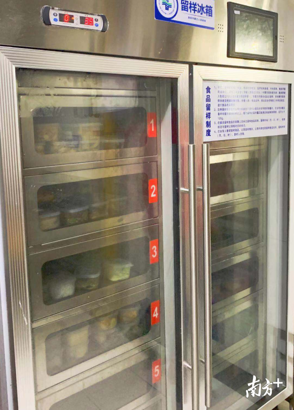 廚房樣品冰箱要求廚房太小我應(yīng)該把冰箱放在哪里?